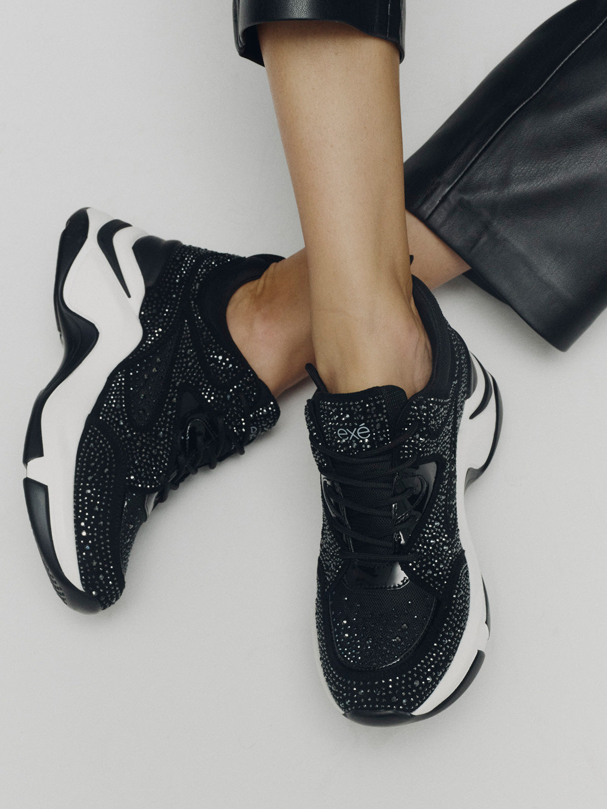 106-52EX21 STRASS BLACK WHT