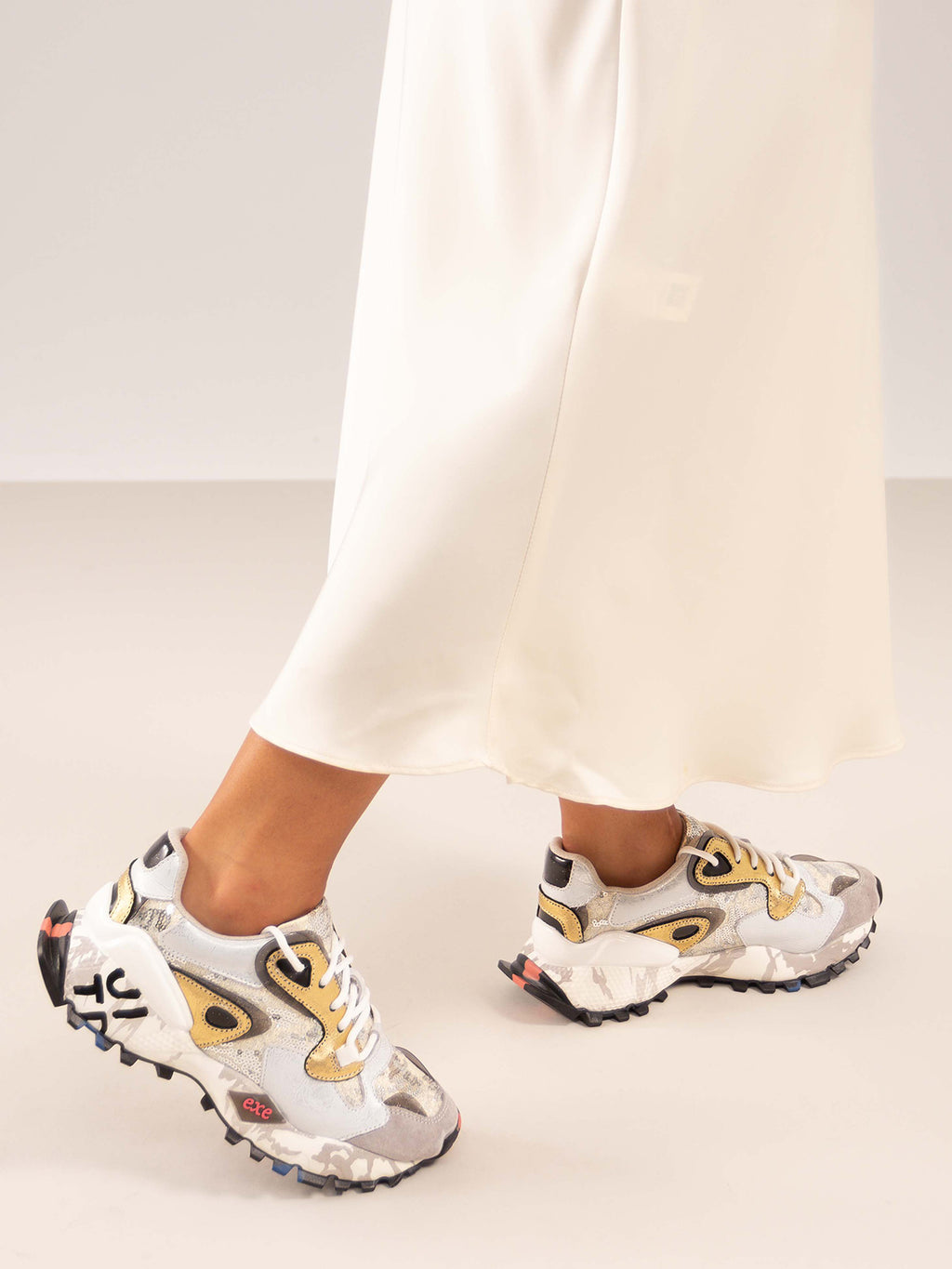 134-10 LEATHER GREY SLVR