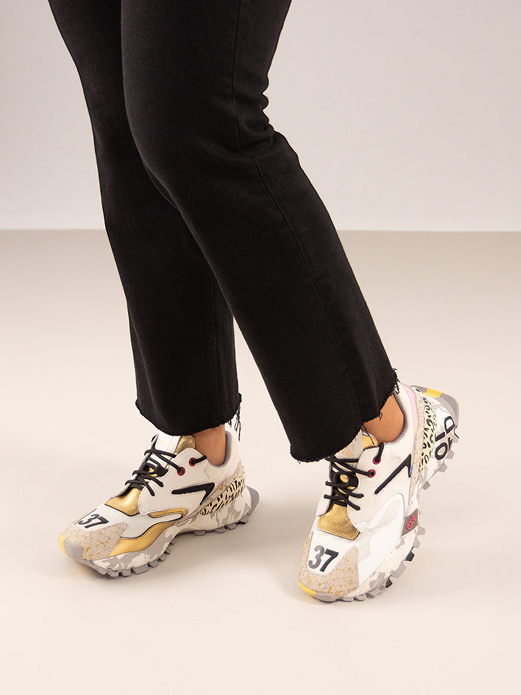 134-26 LEATHER WHITE