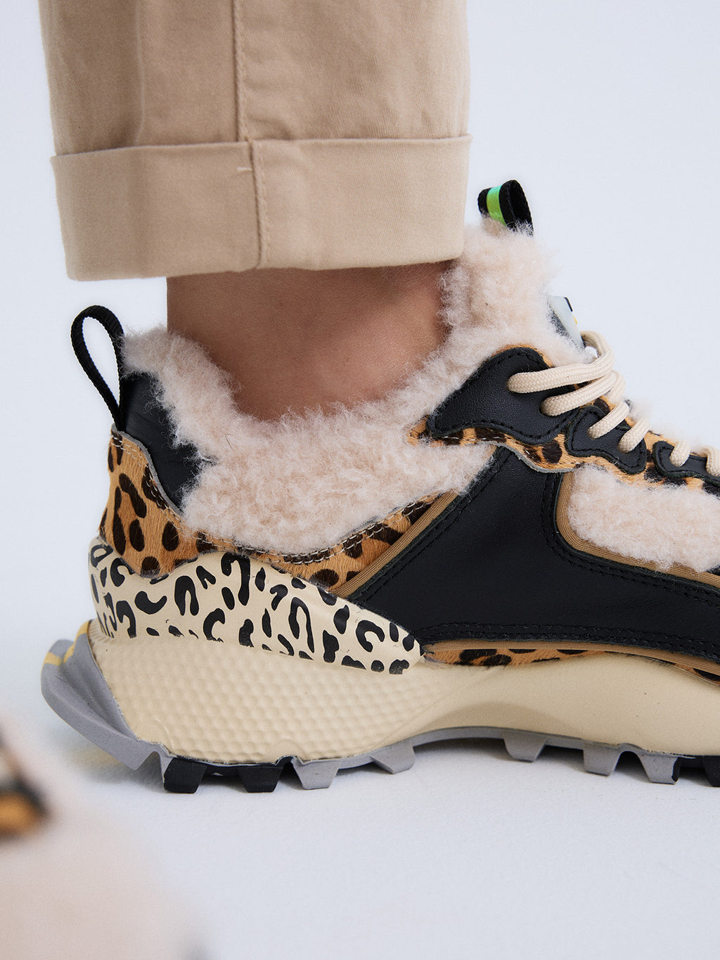 134-31 FUR LEOPARD BLACK
