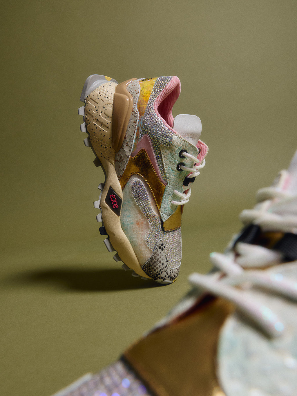 134-8 LEATHER WHITE GOLD