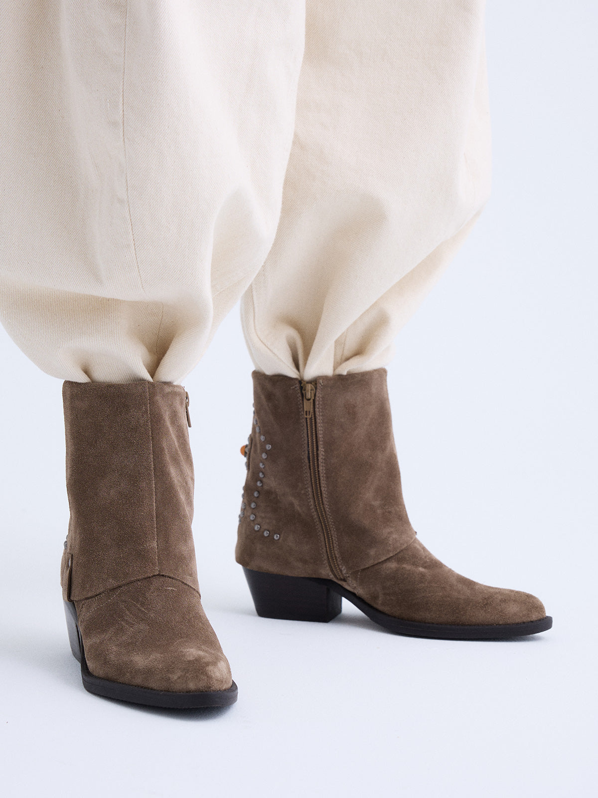 18737-81R SUEDE KHAKI