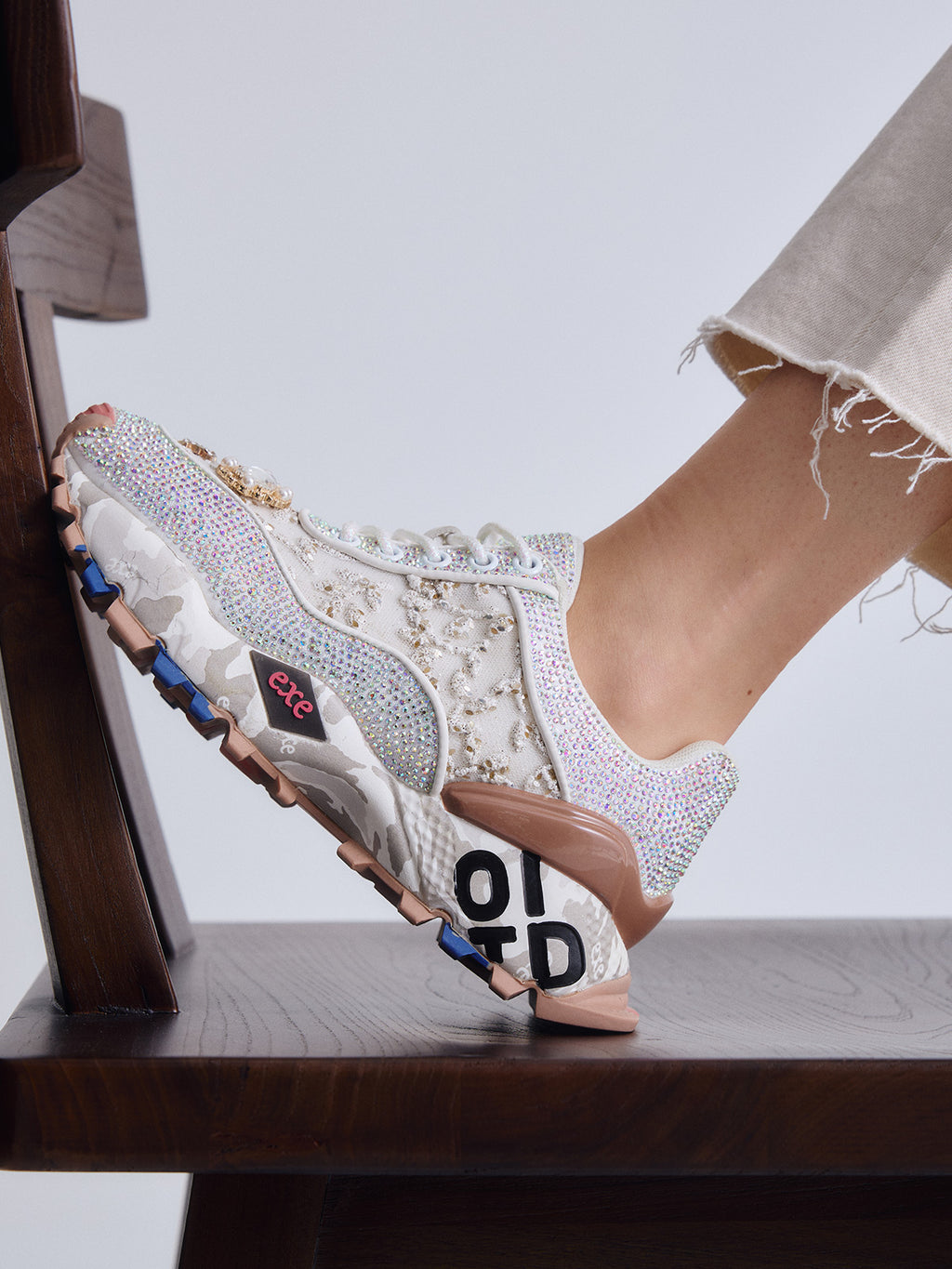 2025-20 LEATHER WHITE