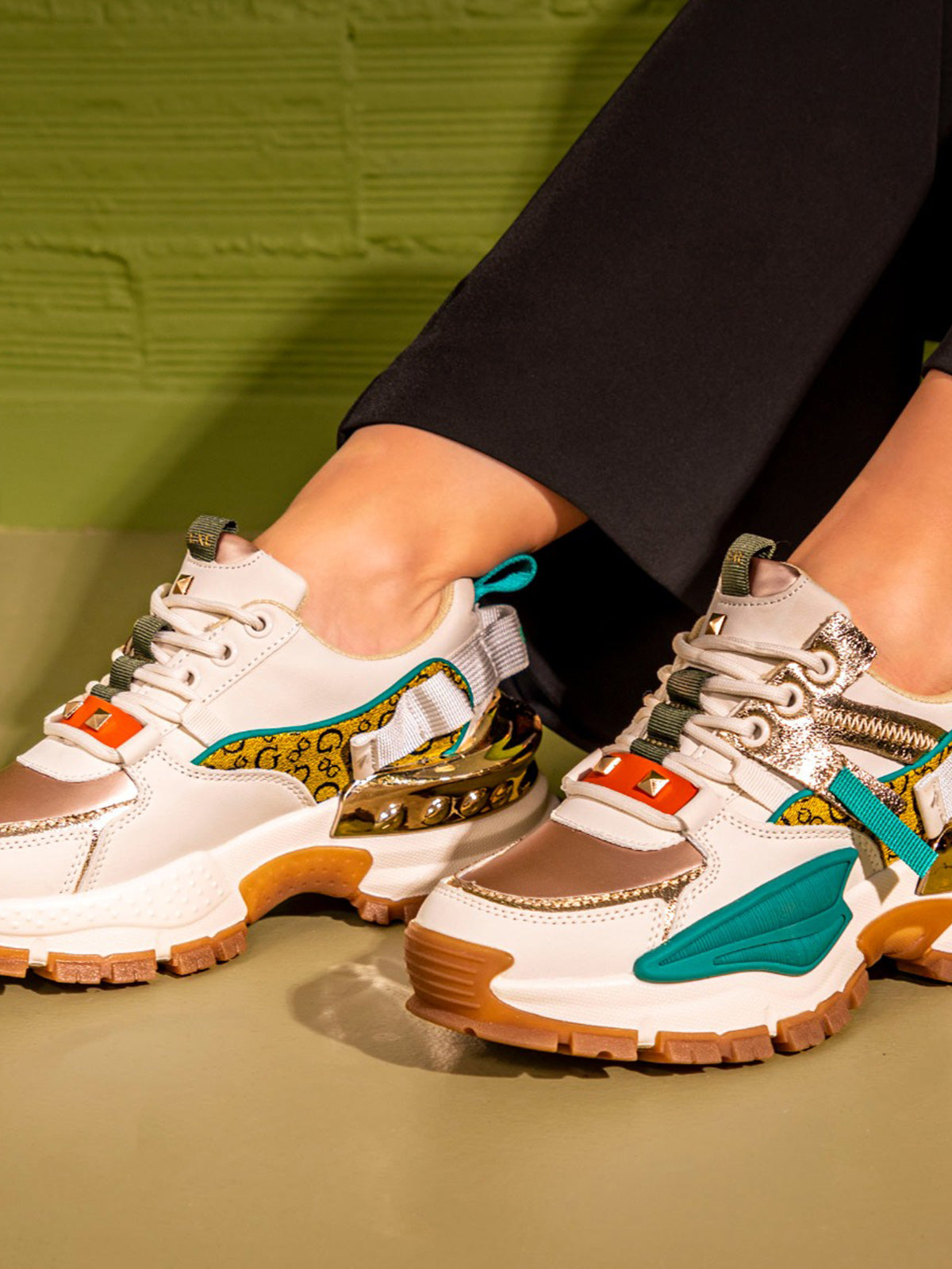 22E07-3 PU BEIGE GOLD