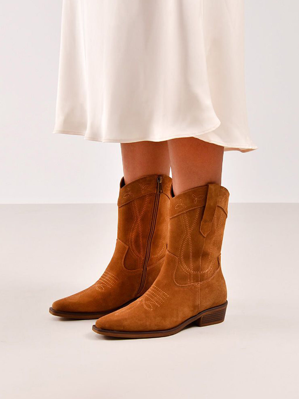 3A238-01R SUEDE CAMEL