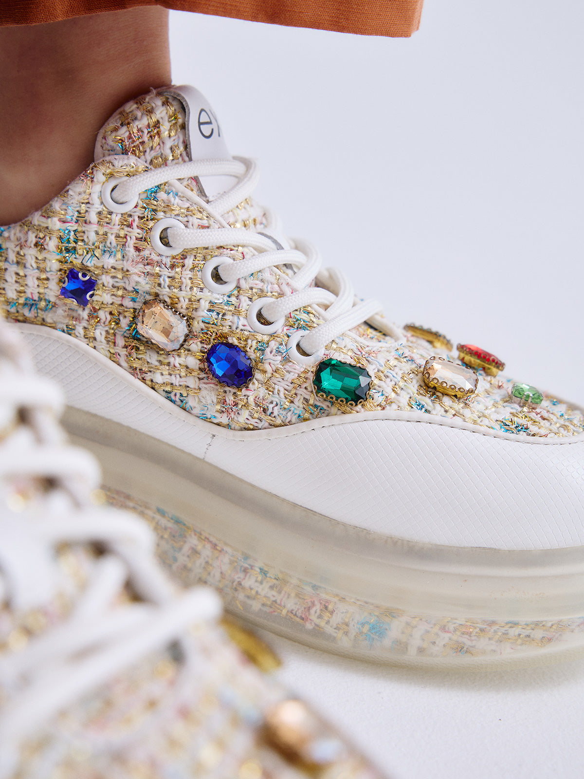 520-1 LEATHER WHITE
