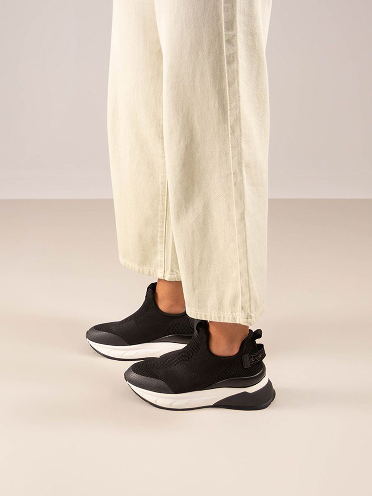 566-31EX81 TEXTIL BLACK WHT