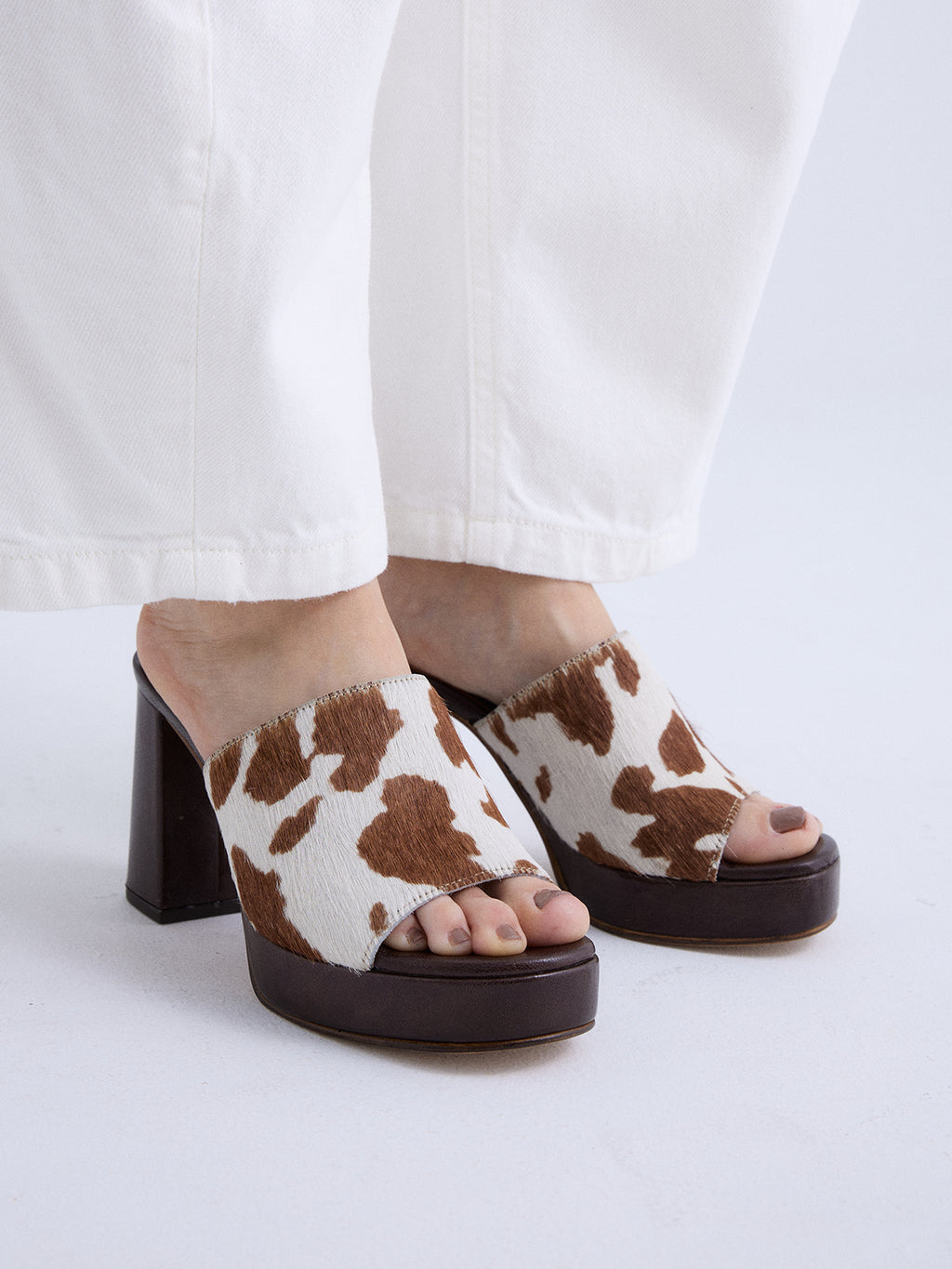 756 ANCONA PONY WHITE-TAN