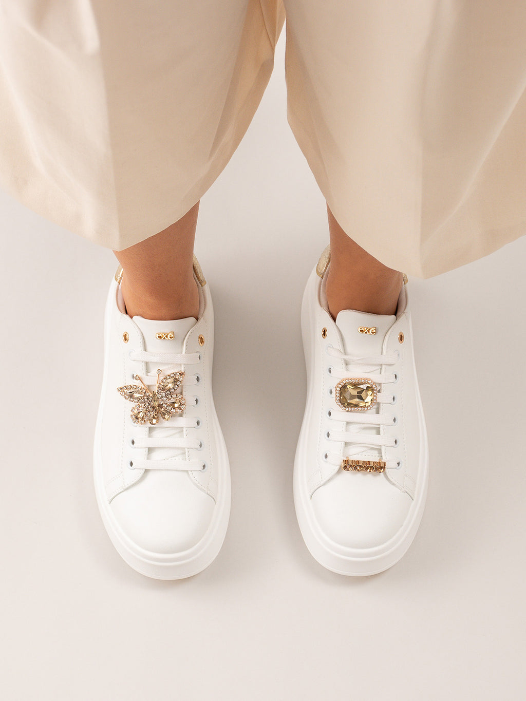 88-32-BUTTERFLY PU WHITE GOLD