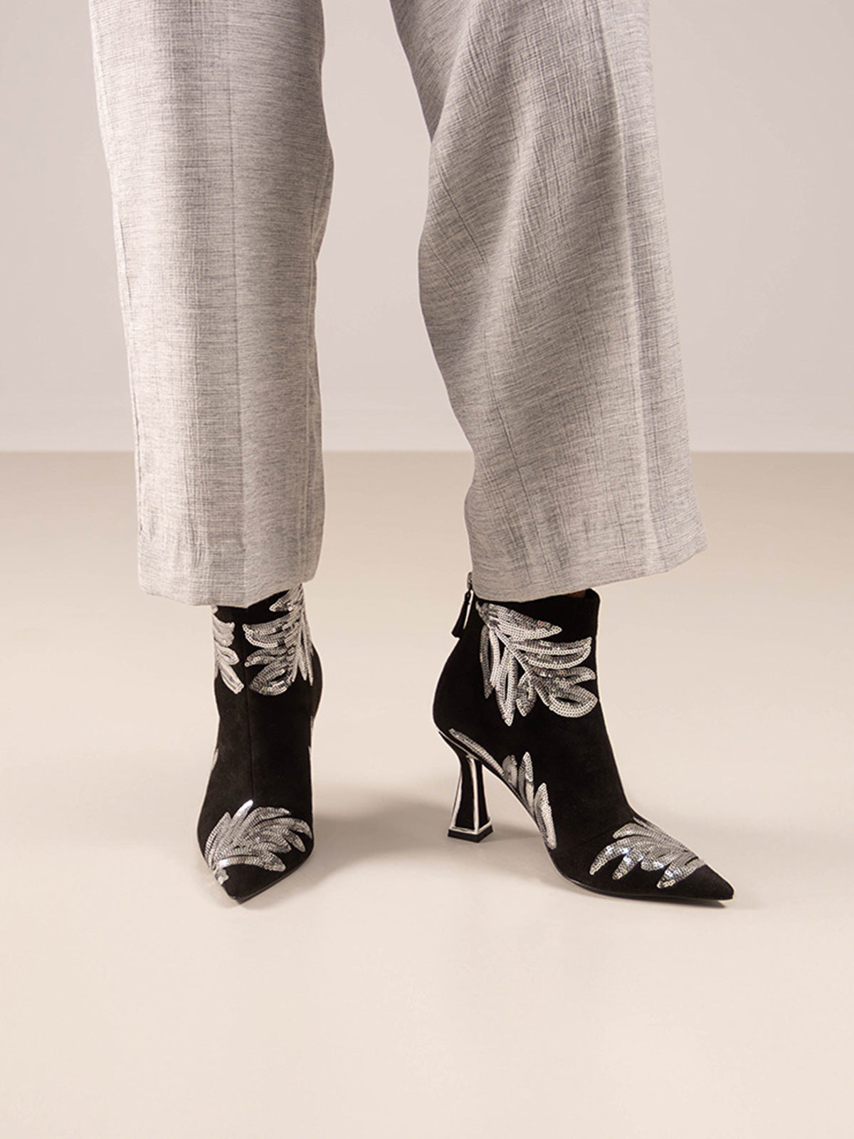 BELINDA-527 FABRIC BLACK-SILV