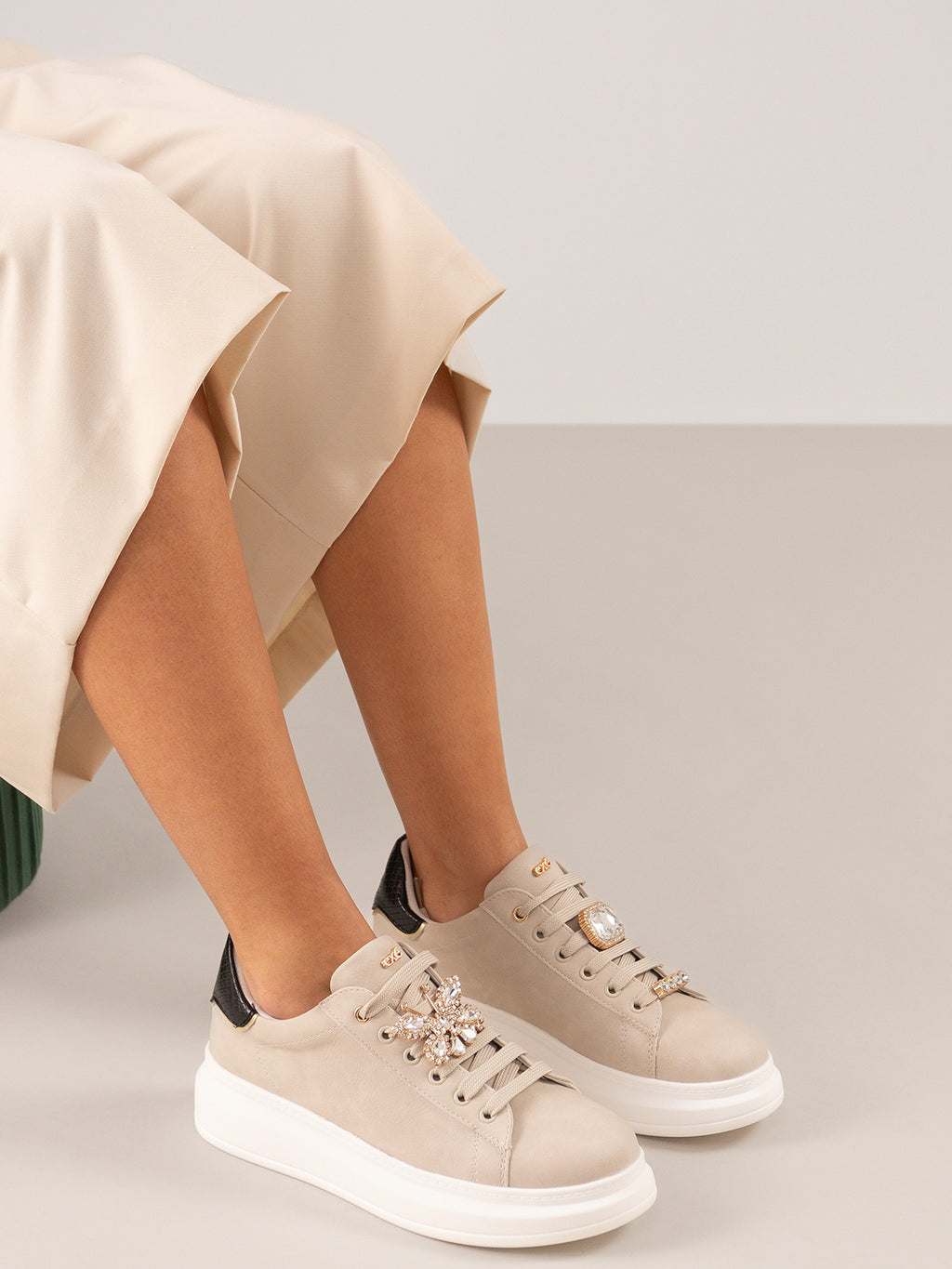 BUTTERFLY PU OFFWHITE