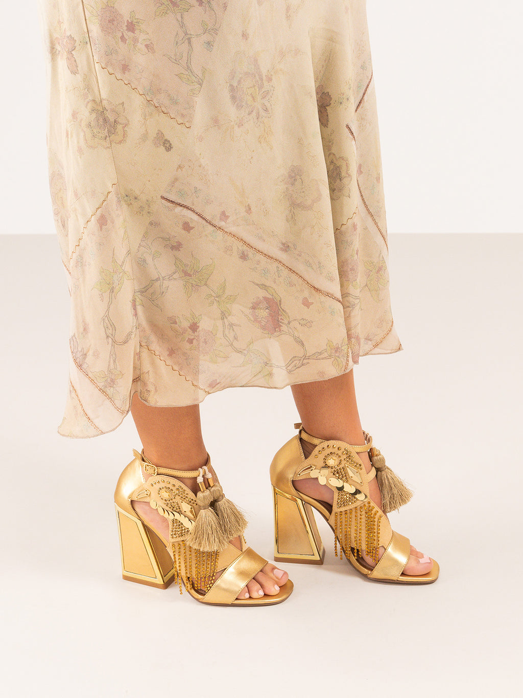 DOMINIC-443 METALLIC GOLD