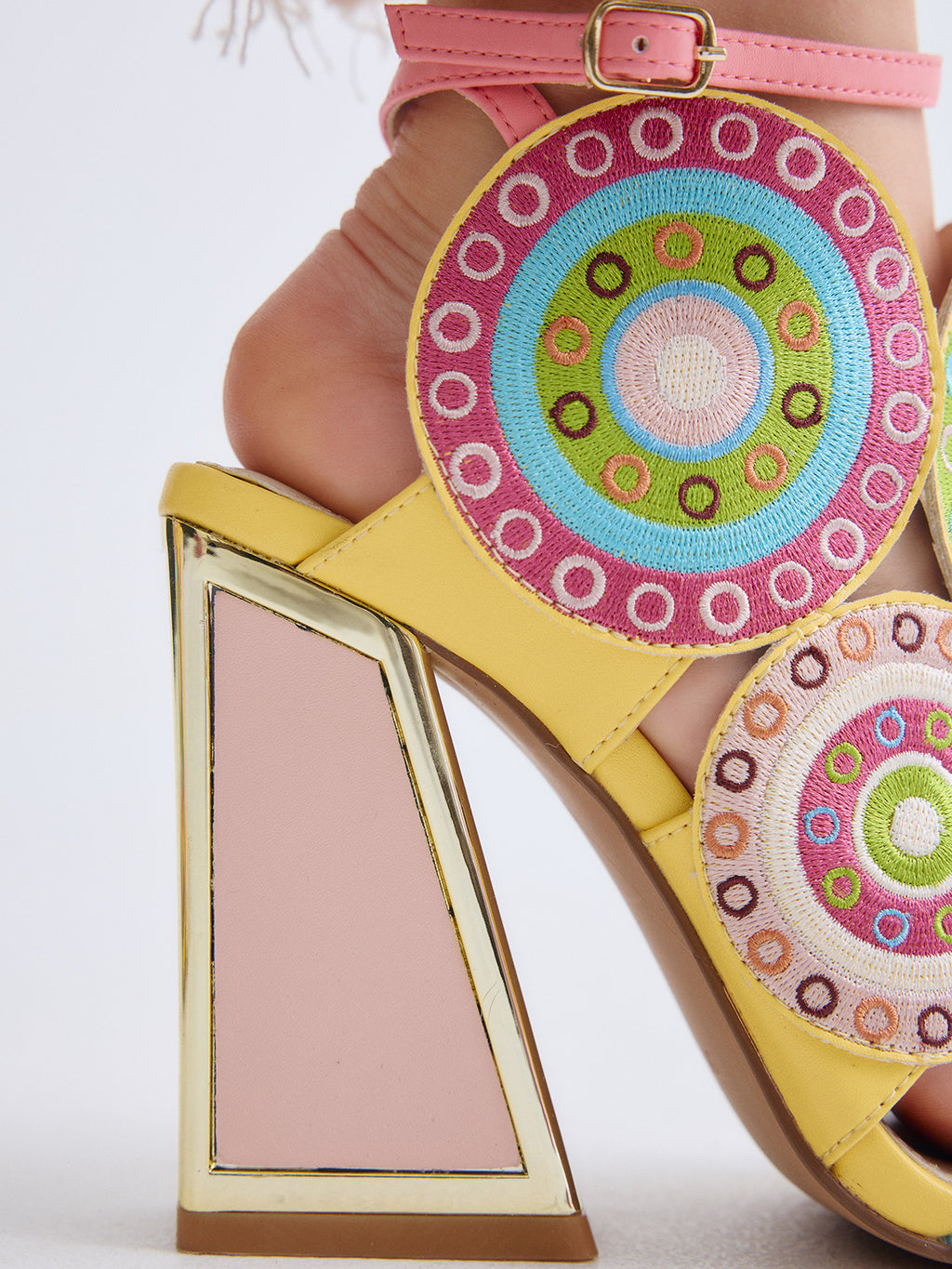 DOMINIC-580 PU YELLOW AQA