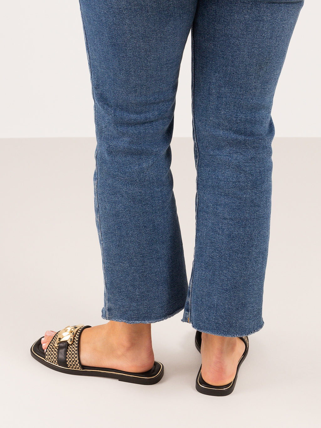 DORETA-456 RAFFIA BLK-BEIGE