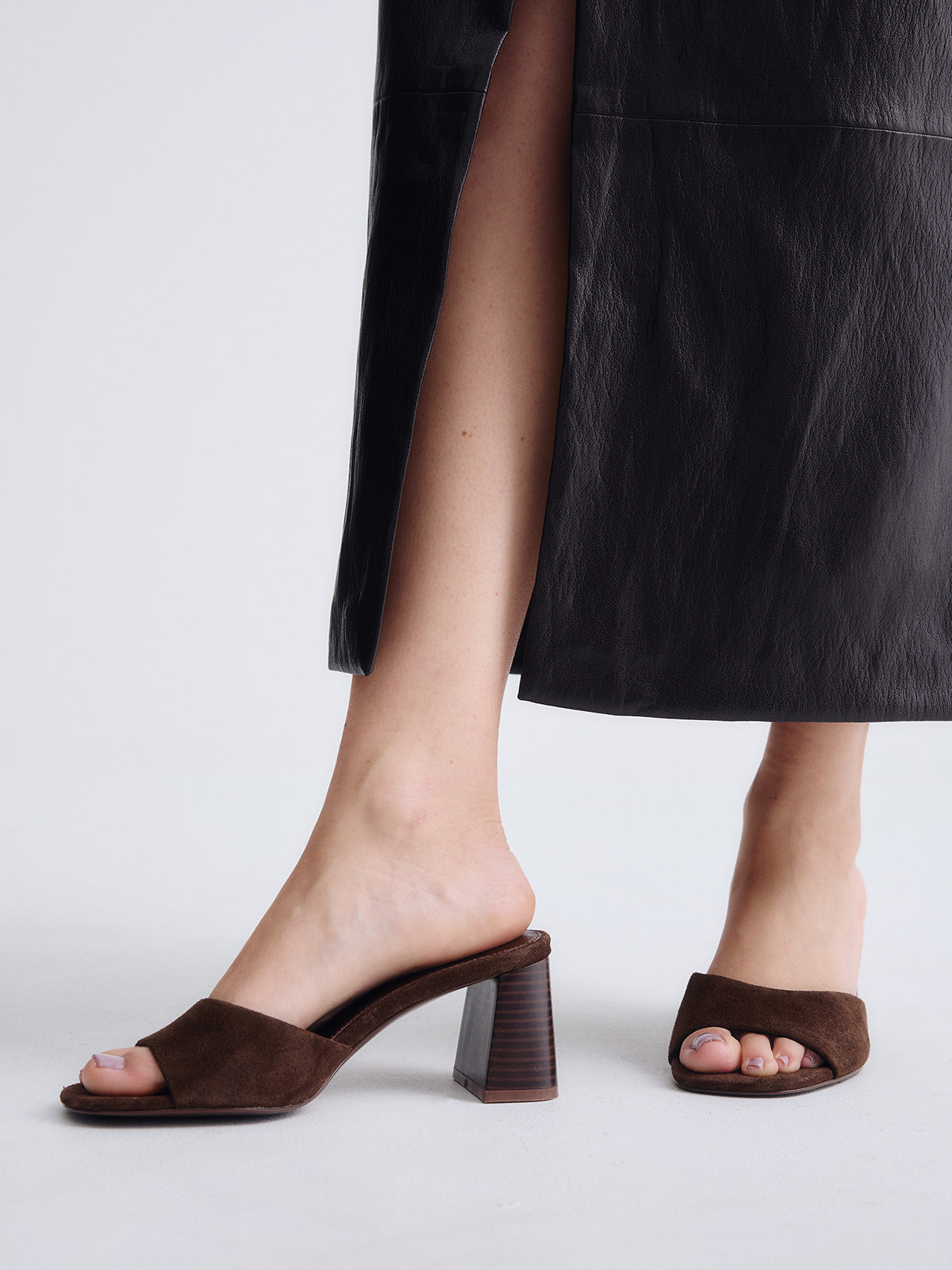 VENETO-557 SUEDE BROWN