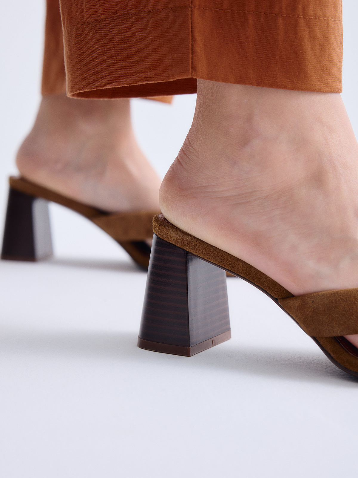 VENETO-576 SUEDE TAN