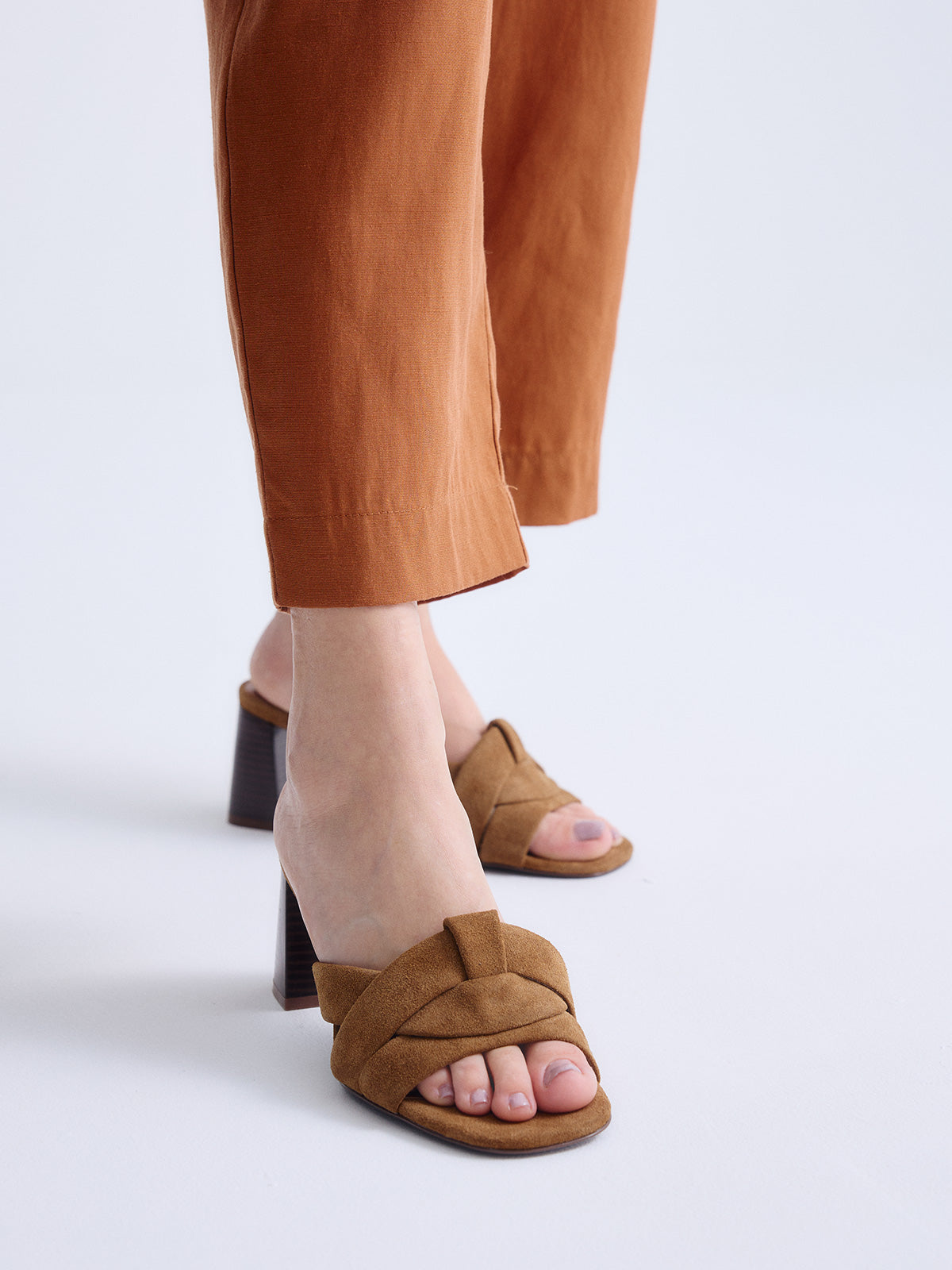 VENETO-576 SUEDE TAN