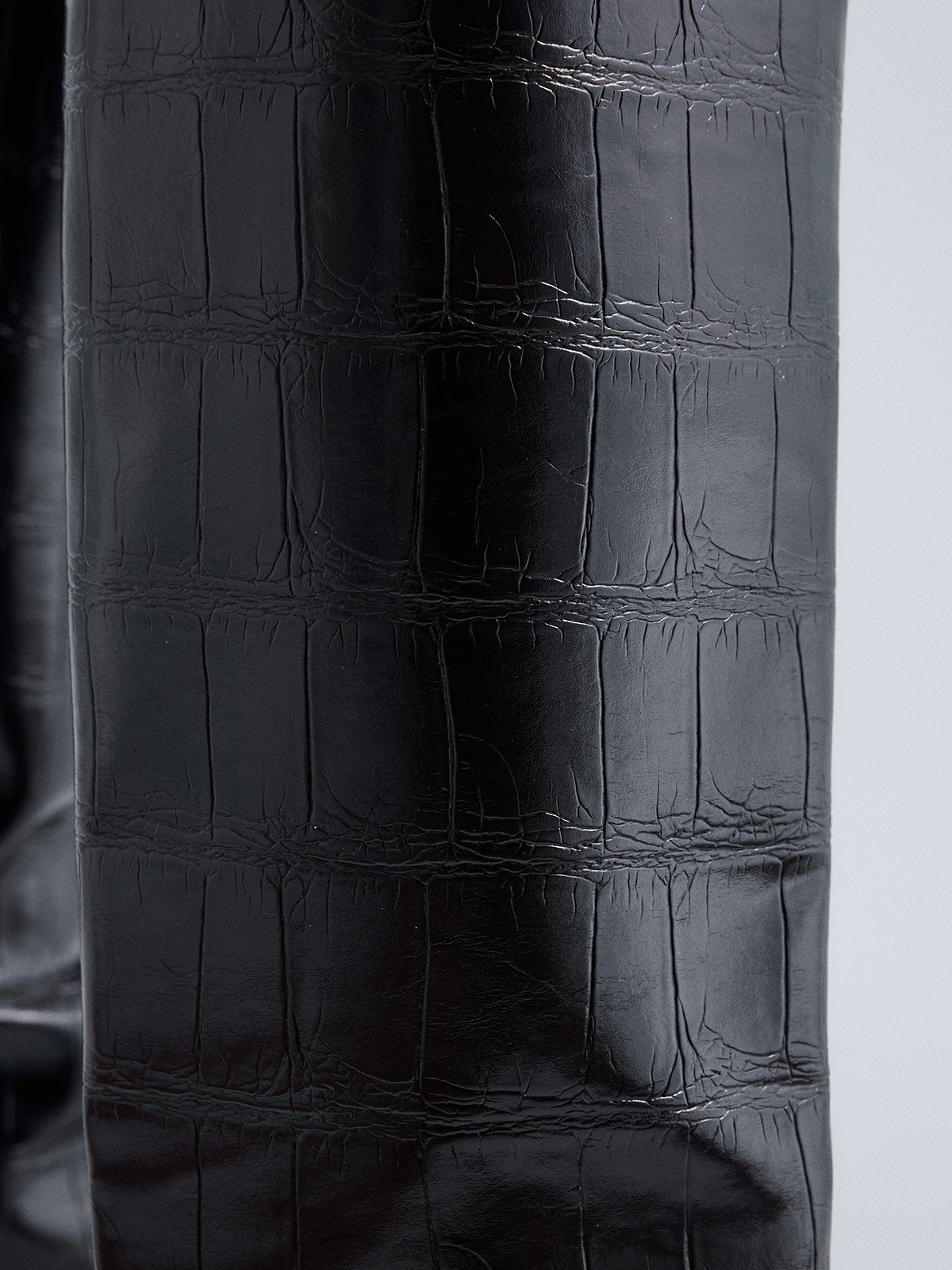 W0955-R7978 CROCO BLACK
