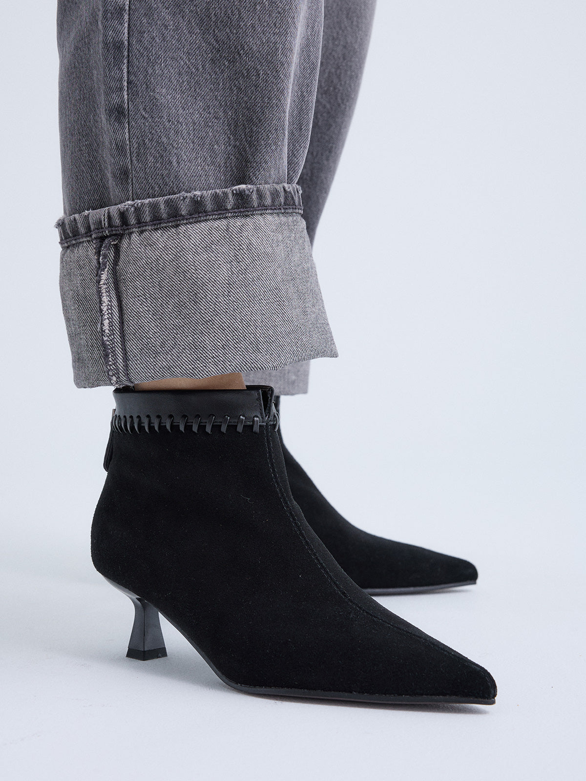 W26268 SUEDE BLACK
