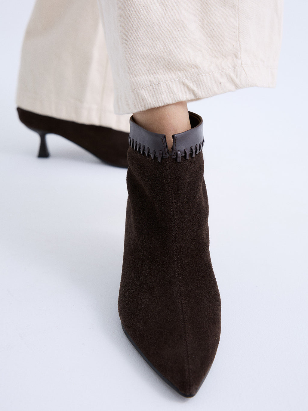 W26268 SUEDE BROWN