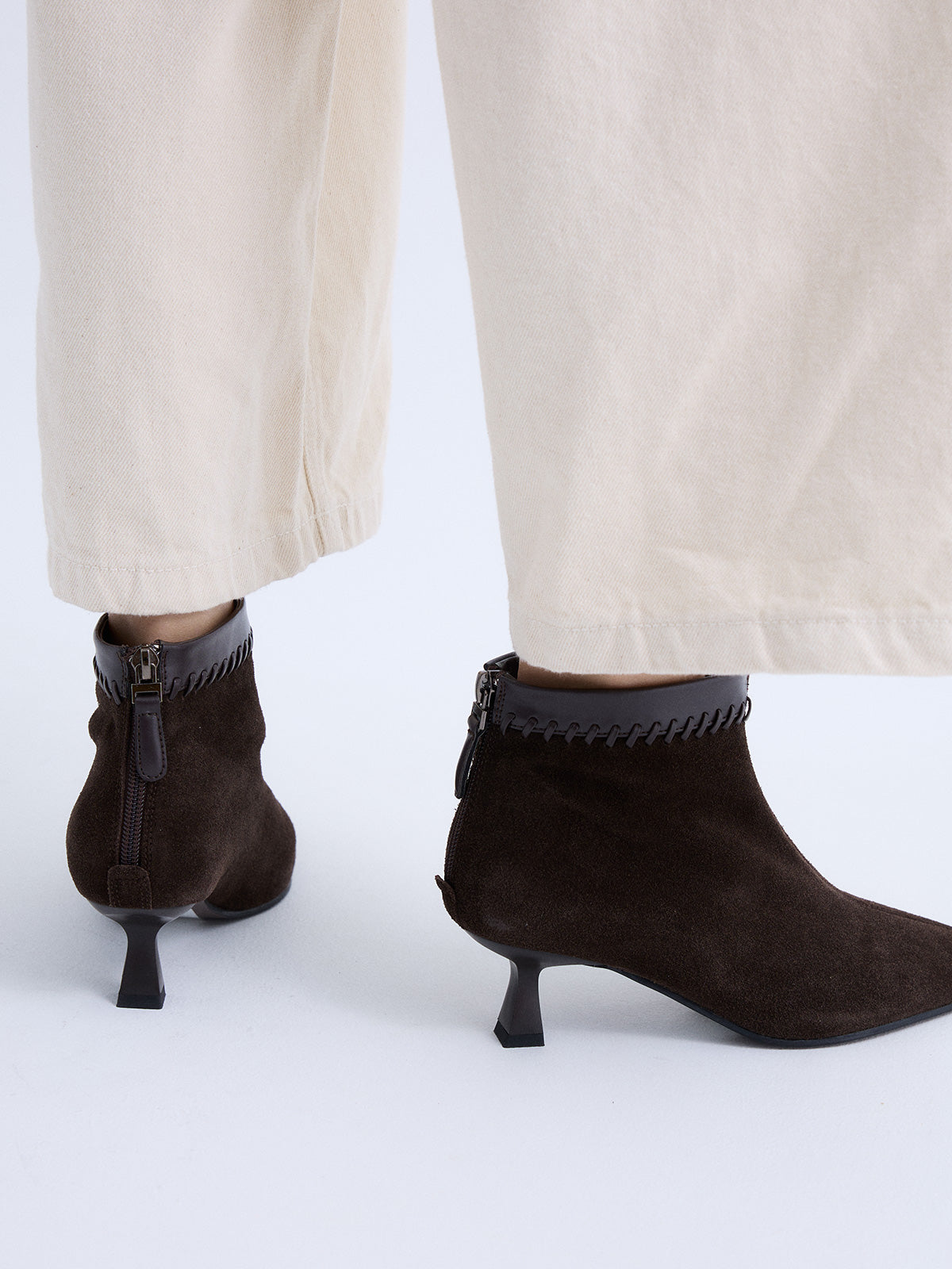W26268 SUEDE BROWN