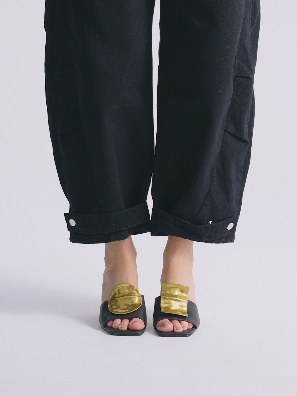 NINA-212 PU BLACK-GOLD